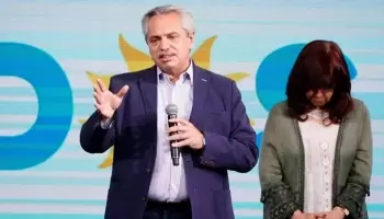 Insólito: Con eventos masivos por doquier, Casa Rosada gasta 3 millones en divisores acrílicos
