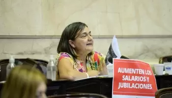 Schlotthauer: “Guzmán puso más plata para pagar la deuda que para resolver el problema del hambre”
