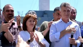 Macri y una tribuna sin público en Dolores