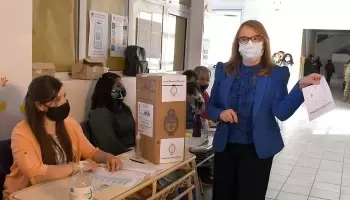 Alicia Kirchner continúa votando en la mesa 666 y despierta chistes en Santa Cruz