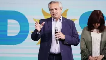 Ante el temor a una asamblea legislativa, Alberto se cortó solo y desafió a Cristina