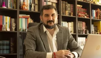 “La tecnología va por ascensor y la dinámica educacional va gateando por las escaleras”