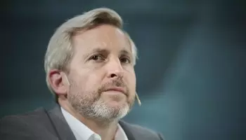 Rogelio Frigerio, denunciado por atender de los dos lados del mostrador