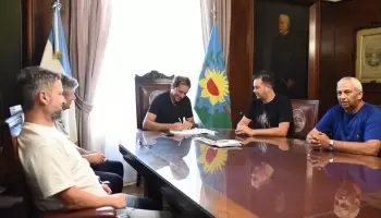 La Plata: Anuncian un bono de 10 mil pesos para el personal municipal