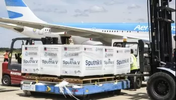 Retraso en las vacunas: El gobierno reconoció que no tiene fecha para el próximo vuelo a Rusia