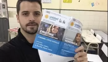 El ex de Florencia Kirchner fue nombrado en un cargo nacional sin cumplir los requerimientos legales