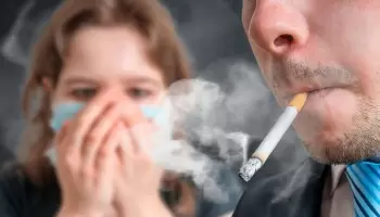 La defensoría del Pueblo lanzó una campaña para advertir sobre el humo ambiental de tabaco en hogares