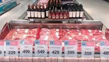 Con atrasos, comienza la venta de cortes con rebajas del 30 por ciento en el Mercado Central