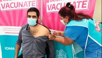 Denuncian que funcionarios del IOMA recibieron la vacuna, relegando a los más vulnerables