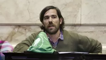 Del Caño, sobre la sostenibilidad de la deuda: “Es un aval político a la estafa que nos dejó Macri”