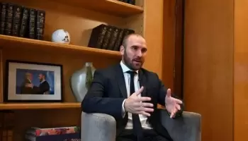 Guzmán y el intento de convencer a la oposición para acordar con el FMI