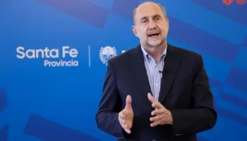 En Santa Fe, le sacarán el arma a los policías que no dispongan de pase sanitario