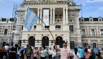 Marcha a gobernación contra las petroleras en mar abierto: “Es falso que se va a crear empleo genuino”