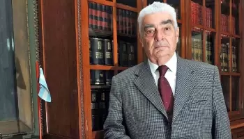 Diputados reconoció a Hipólito Solari Yrigoyen con la mención de honor “Juan B. Alberdi”