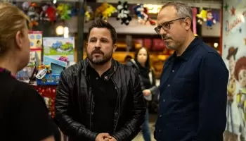Martín Tetaz llegó a Tres de Febrero y caminó junto a Valenzuela