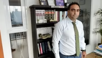 Sobreseyeron a Realpolitik en la causa por espionaje: “El objetivo de la denuncia era infundir temor”