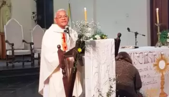 Sacerdote acusado por su obispo de estafador permanece desaparecido