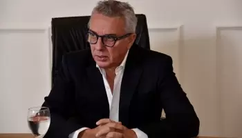 Zamora no solo gastó 12 millones de pesos en maní, también compró 11 millones en champagne