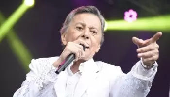 Palito Ortega cerró la primera edición de “Tarde de clásicos en Familia” en Malvinas Argentinas