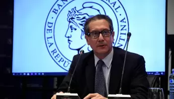 Miguel Pesce pronosticó que para agosto los dólares alternativos bajarán de los 300 pesos