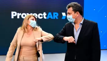 Mónica Litza: “El plus de Massa es que puede hablar con empresarios y sus contactos en el exterior”