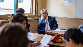 Alberto está aburrido: Sin tarea, a dar clases a la facultad