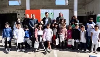 Nueva entrega de anteojos a alumnos y alumnas de escuelas primarias de Morón