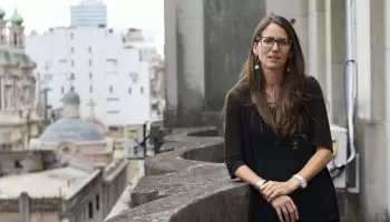 Gómez Alcorta gastará entre 3 y 12 millones por unos videos promocionales de cinco minutos