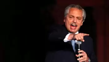 A Alberto le renuncian casi todos los ministros propios
