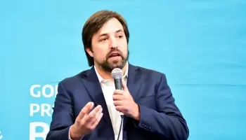 Farmacéuticos en pie de guerra contra Kreplak y el director malabarista