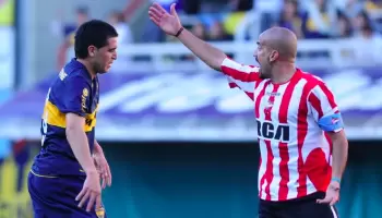 Fútbol femenino: La visión de Riquelme dejó en offside a la “Bruja” Verón