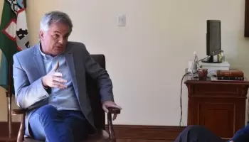 El intendente Héctor Gay cobra un sueldo equivalente a 31 salarios mínimos