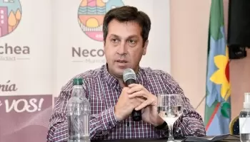 El intendente Arturo Rojas acosa a quienes denuncian el delicado estado del sistema de salud
