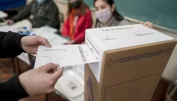 Los indecisos acaparan el panorama rumbo al 2023