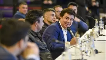 La gestión de Fernando Espinoza tiró a la calle miles de kilos de puré de tomate en perfecto estado