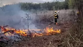 Mientras Alberto compra su avión, en Tierra de Fuego piden prestado uno hidrante para los incendios