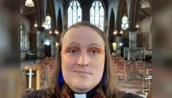 La iglesia ya cuenta con el primer sacerdote no binario