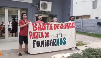 Reclamaron por un ambiente libre de agrotóxicos y quedaron detenidos en un acto presidencial
