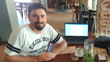 Dirigentes de Javier Milei se pelean en público a través de hilos de Twitter