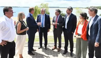 Repleto de insultos, Alberto Fernández debió utilizar un escudo balístico en su visita a Entre Ríos