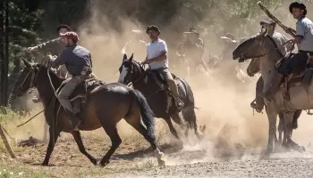 Lago Escondido: Diputado del Parlasur denuncia un “ejército irregular pagado por Joe Lewis”