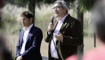 Modo campaña: Axel Kicillof gasta 78 millones de pesos en productos de marketing