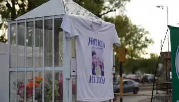 Inauguración en Merlo de placa honorífica a Lucas Décima