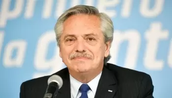 “Todo va a estar bien”: Ayer, Alberto ninguneó a un legislador que lo acusó de “abandonar Rosario”