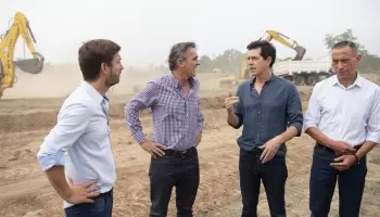 Wado, Katopodis y Arrieta presentaron una obra por segunda vez y luego deshicieron la puesta en escena