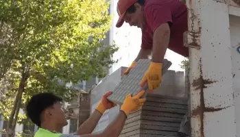 Veredas a la Obra en La Plata: La Municipalidad comenzó con la entrega de baldosas a frentistas