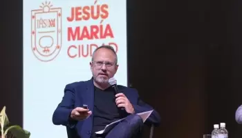 El intendente Valenzuela expuso en Córdoba su caso de baja de impuestos y habilitaciones gratuitas