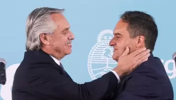 El nuevo ministro de Desarrollo Territorial inauguró su cargo renovando la flota de vehículos