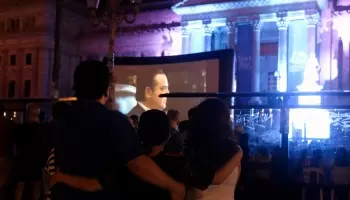 Más de 3 mil personas disfrutaron de “Argentina, 1985” gratis en las escalinatas del Congreso