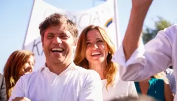 Kicillof inauguró una obra pero la masiva movilización de colectivos enfureció a los vecinos